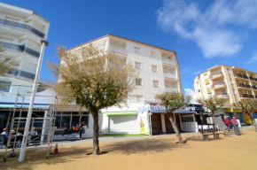  Apartamentos Riells Park  Ла-Эскала